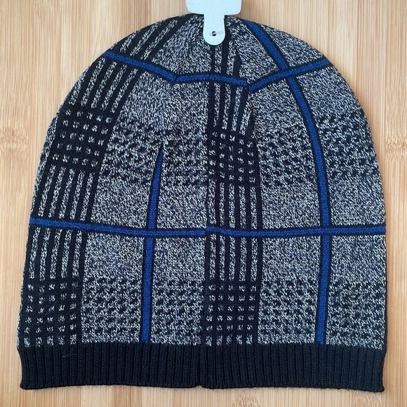 Brand New Michael Kors Black & Blue Knit Beanie Hat w/  Metal Logo Accent - Picture 14 of 15